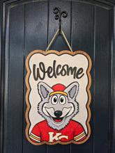 Load image into Gallery viewer, Welcome Wolf scalloped Door Hanger