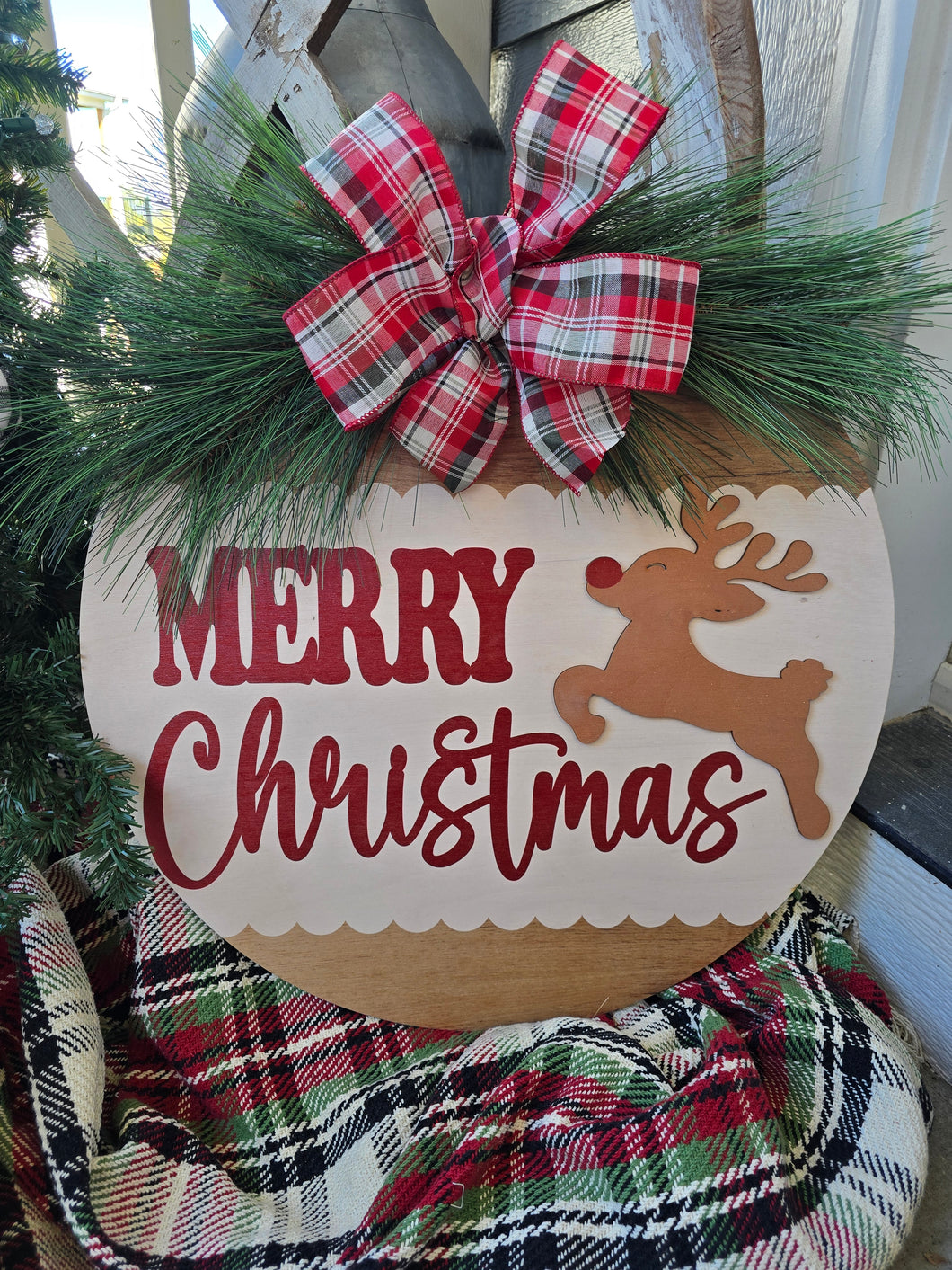 Merry Christmas Reindeer scalloped