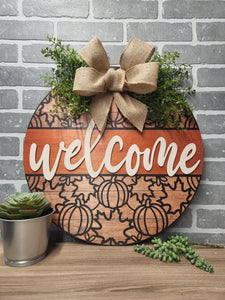 Fall pattern door hanger